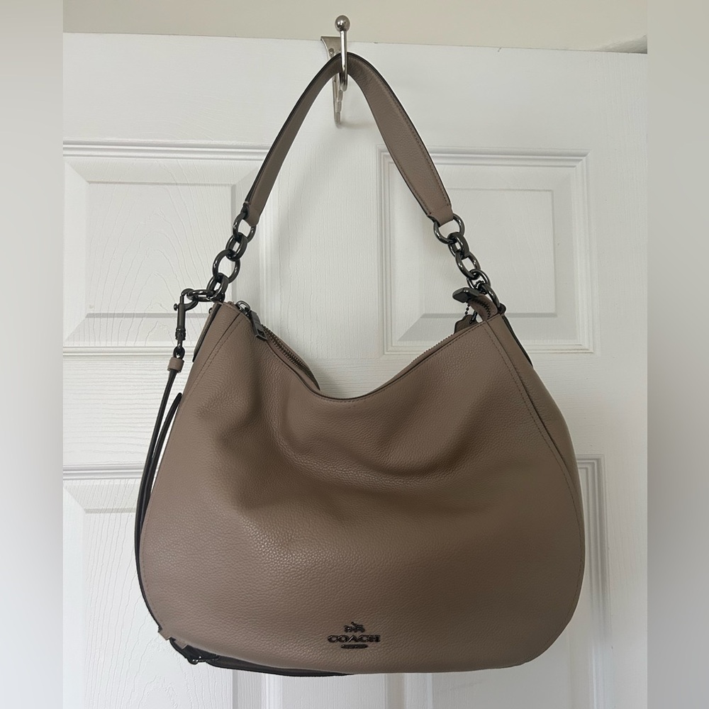 NWOT - Coach Chelsea Hobo Shoulder Bag - Taupe - Style 58036